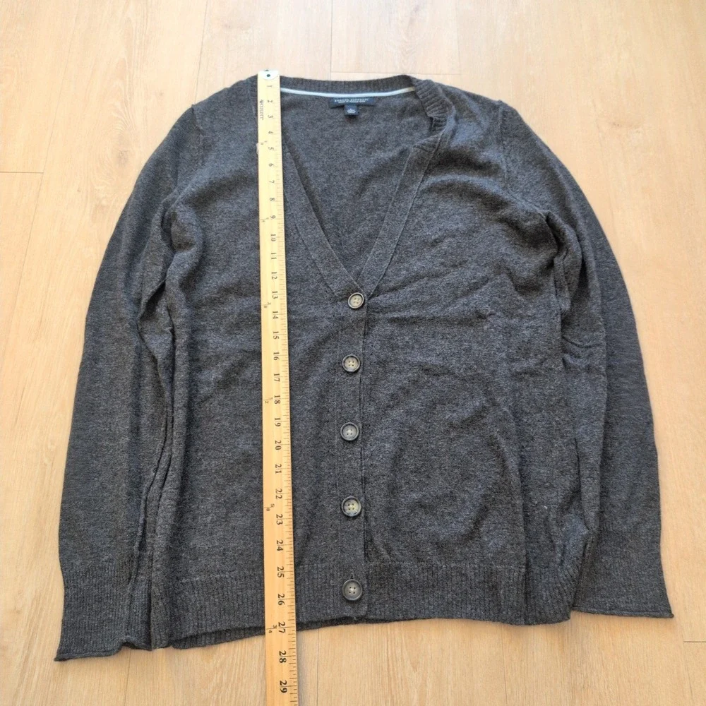 Banana Republic Mens Large Gray Italian Yarn V-Neck Button Cardigan Sweater